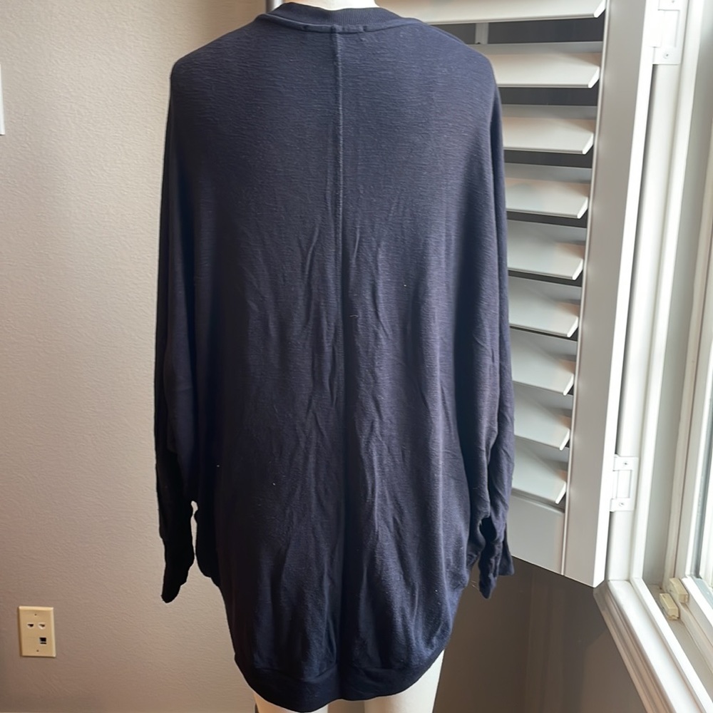 Anthropologie black v neck M - Picture 3 of 6